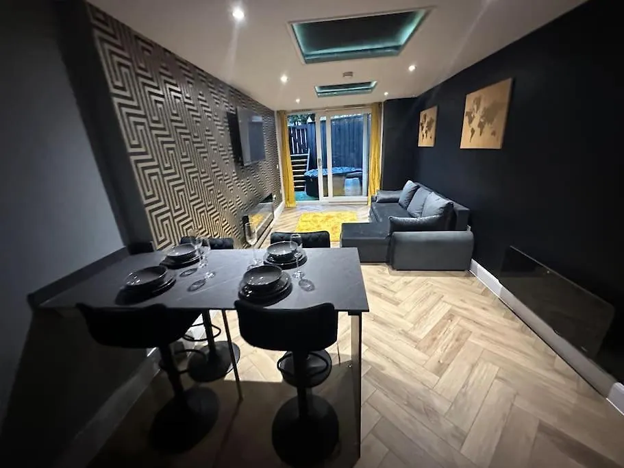 Apartment Murrayfield Stadium Basement - 3 Bed 3 Bath Edinburgh