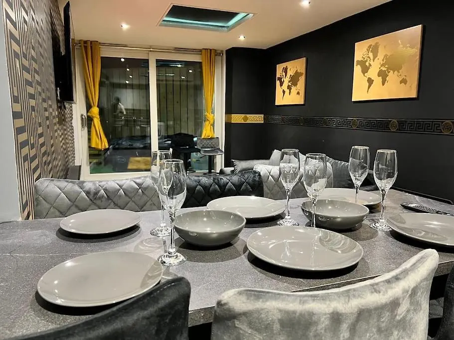 Murrayfield Stadium Basement - 3 Bed 3 Bath Edinburgh